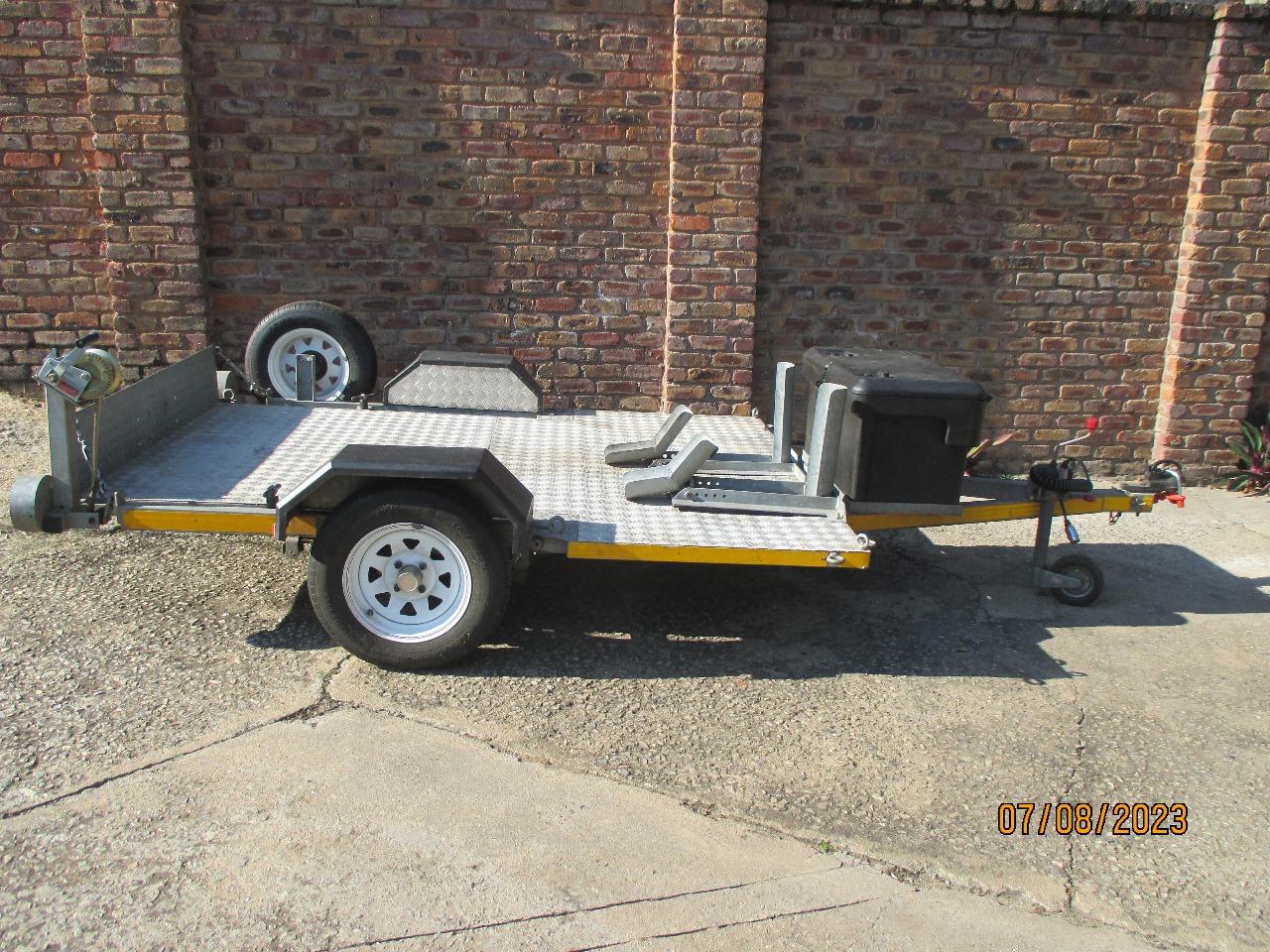 Bike trailer online for sale